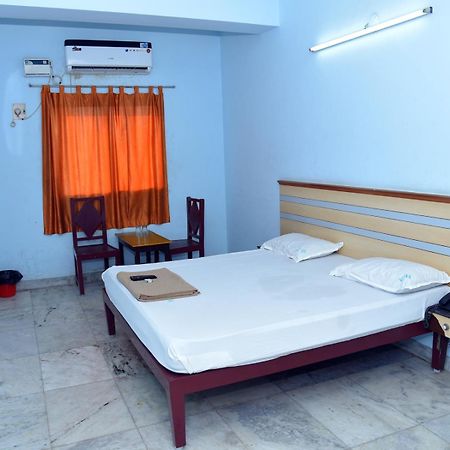 Hotel Aditya Пондичерри Экстерьер фото