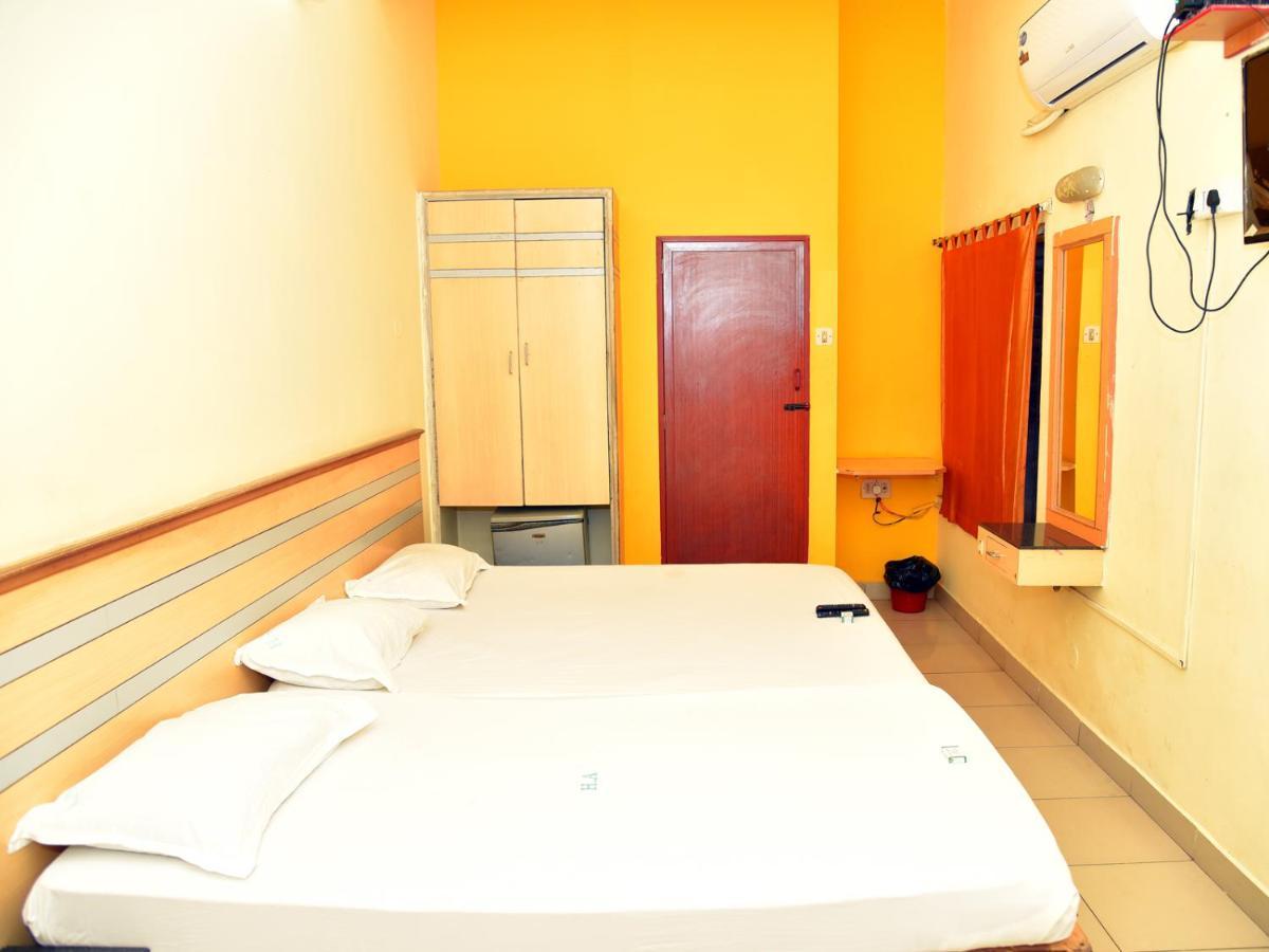 Hotel Aditya Пондичерри Экстерьер фото